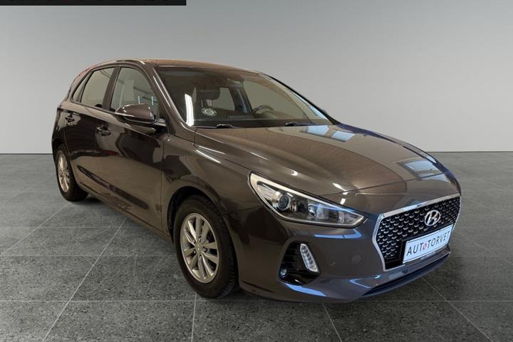 Grå Hyundai i30 fra 2017