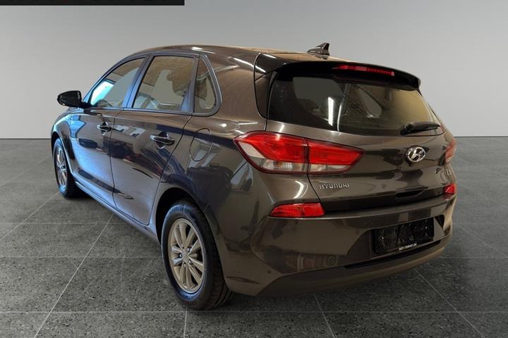 Grå Hyundai i30 fra 2017