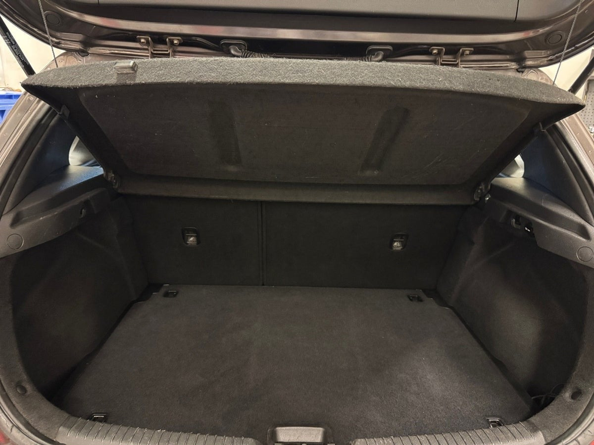 Grå Hyundai i30 fra 2017
