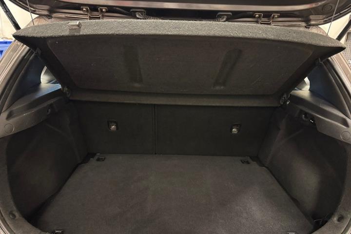 Grå Hyundai i30 fra 2017