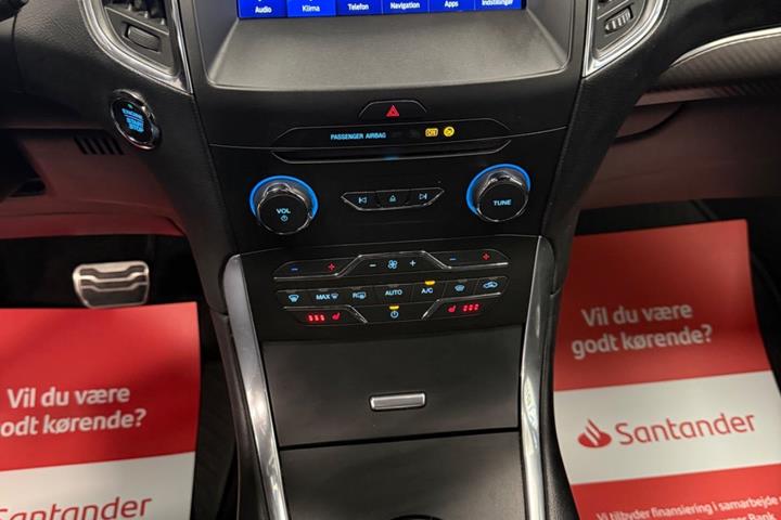 Grå Ford S-MAX fra 2019