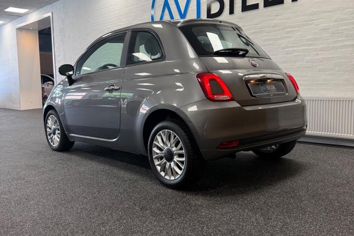 Grå Fiat 500 fra 2017