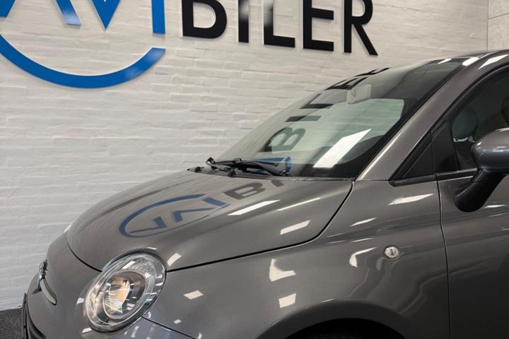 Grå Fiat 500 fra 2017