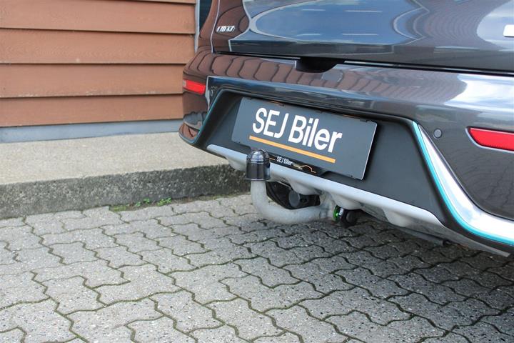 Grå Kia Niro fra 2019