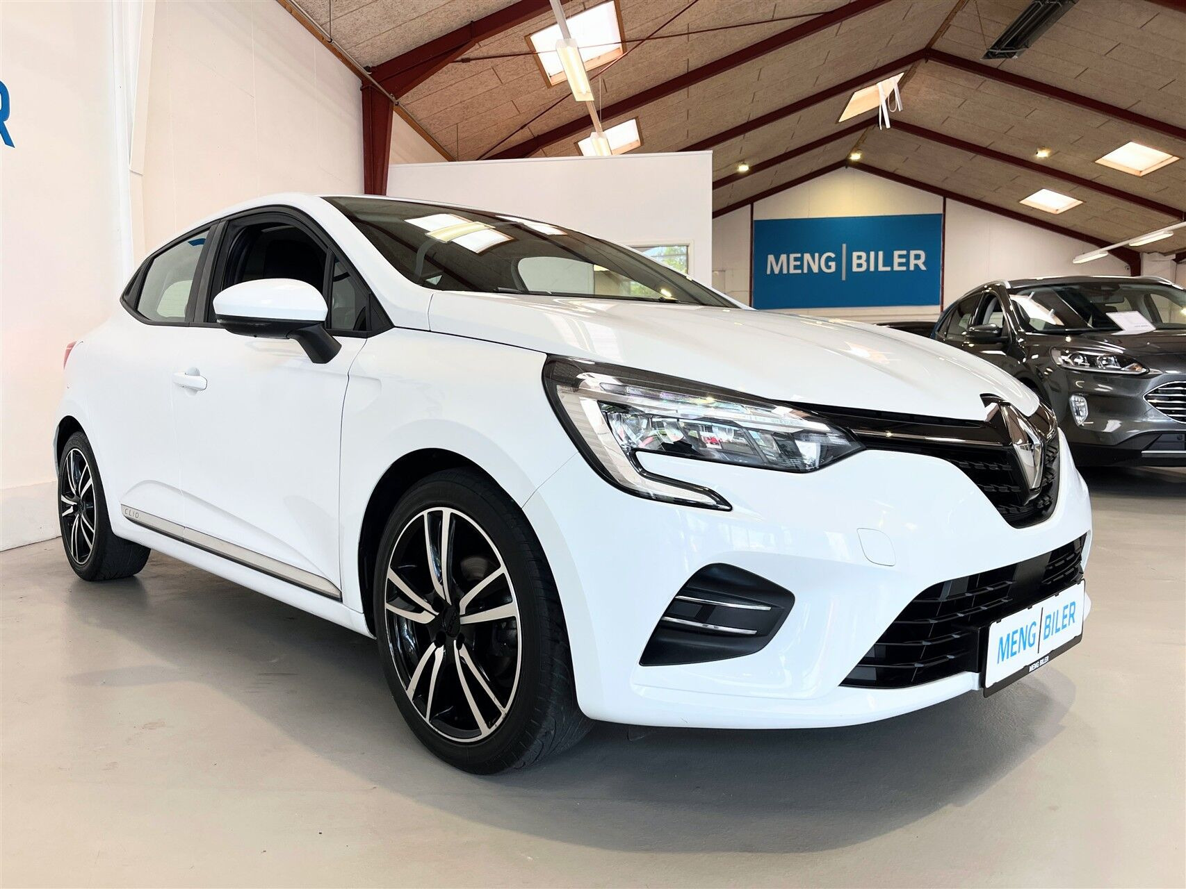 Hvid Renault Clio fra 2021