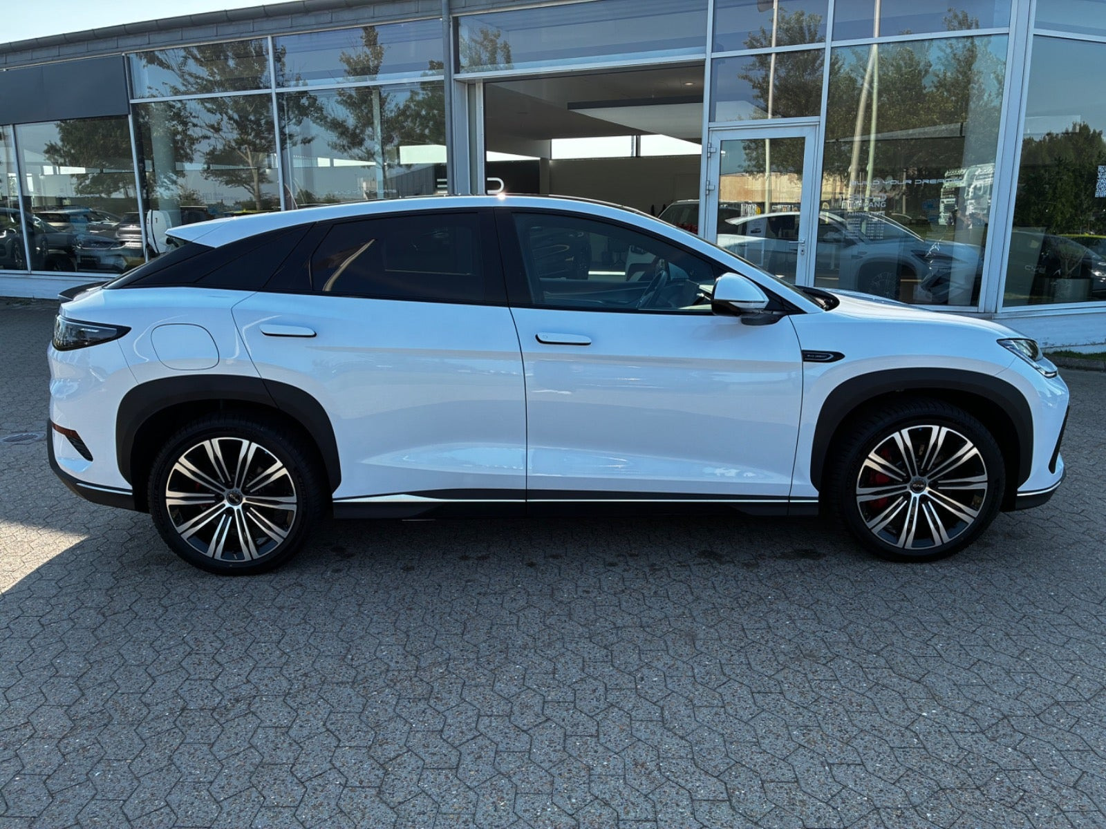 Hvid BYD Sealion 7 fra 2025