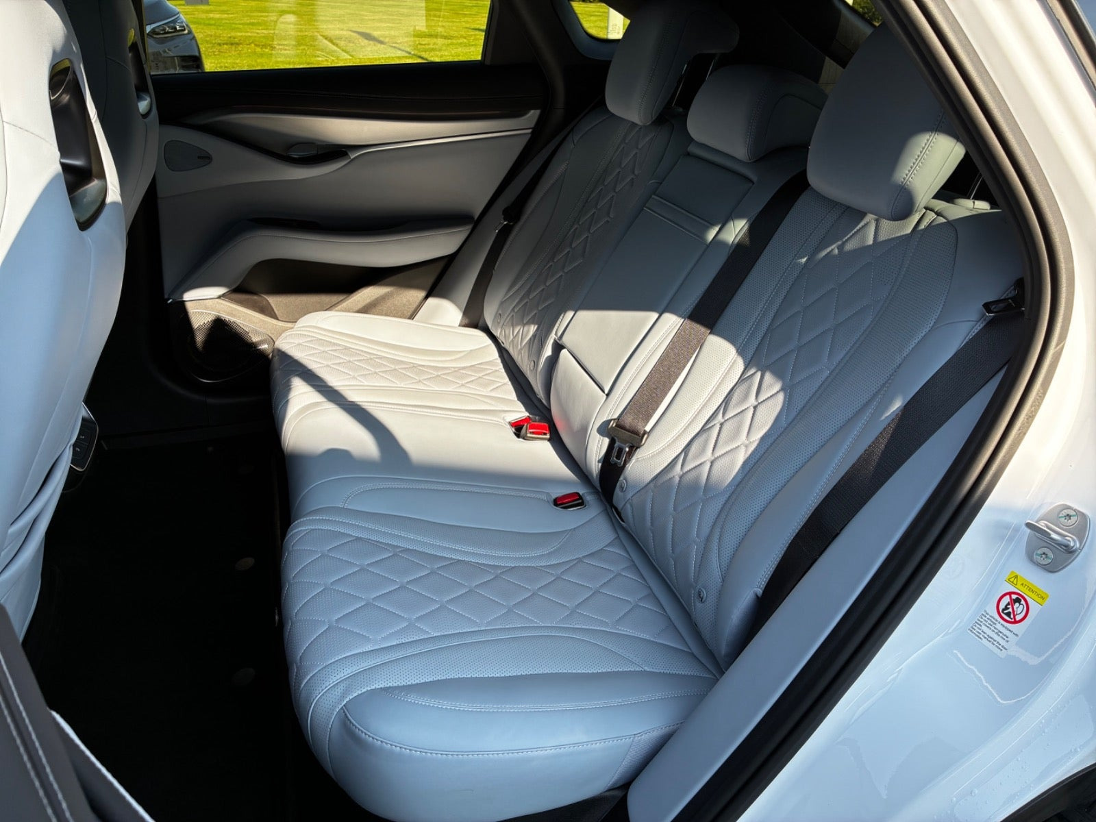 Hvid BYD Sealion 7 fra 2025