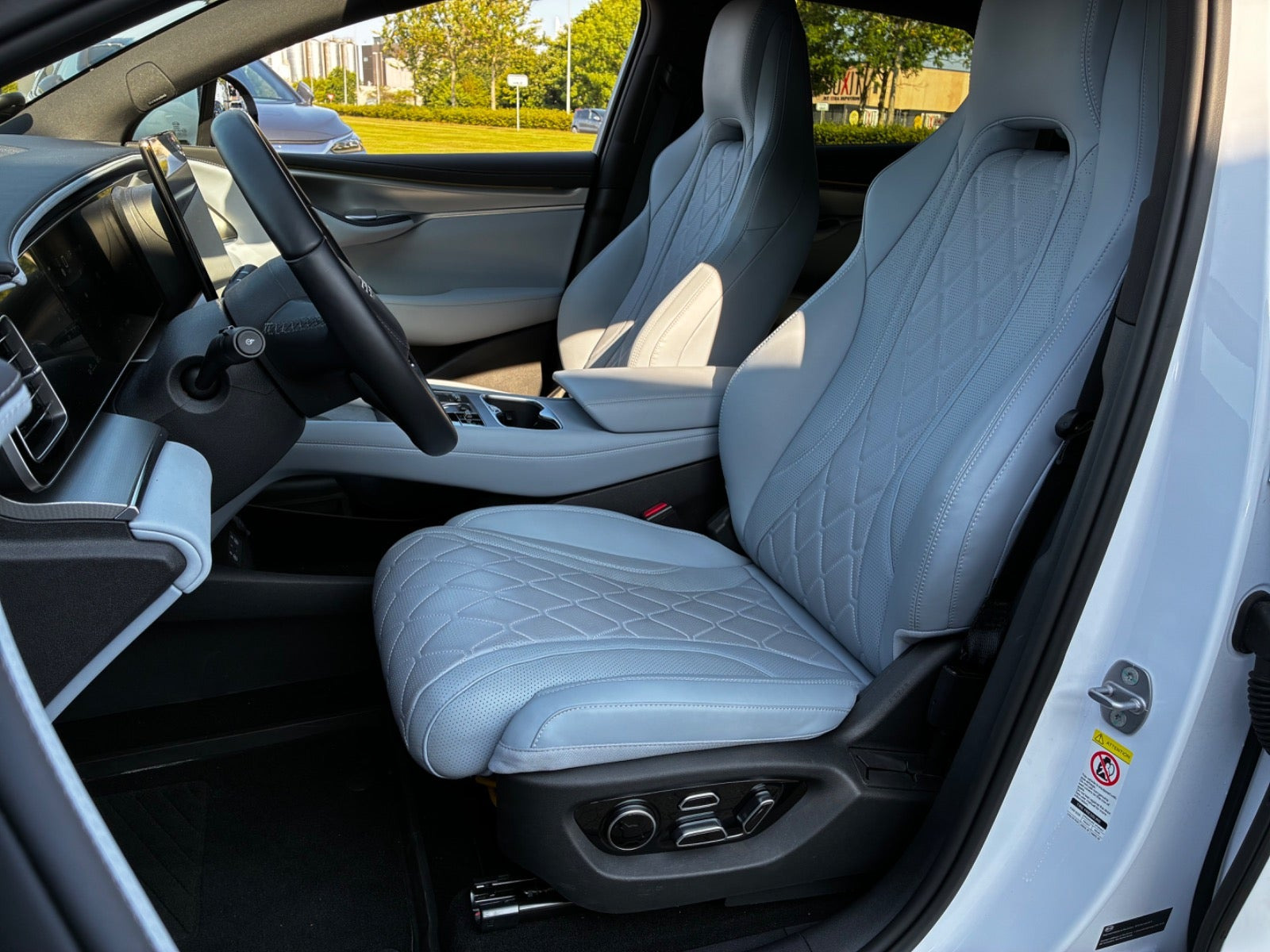 Hvid BYD Sealion 7 fra 2025