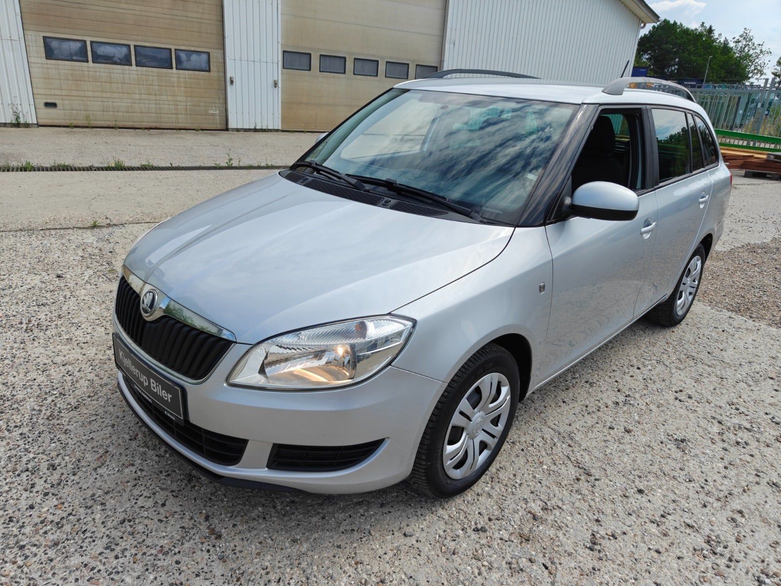 Gul Skoda Fabia fra 2011