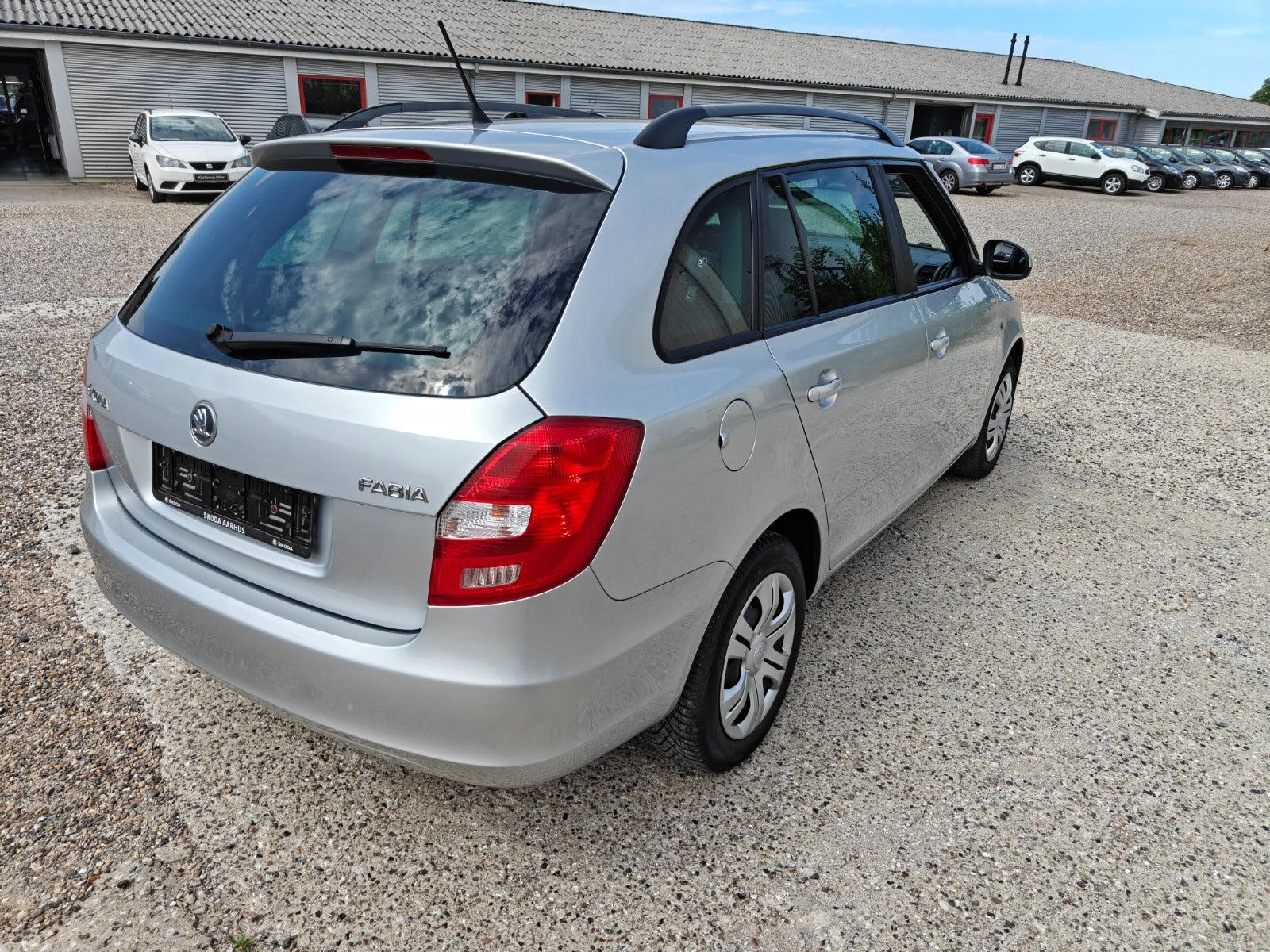 Gul Skoda Fabia fra 2011