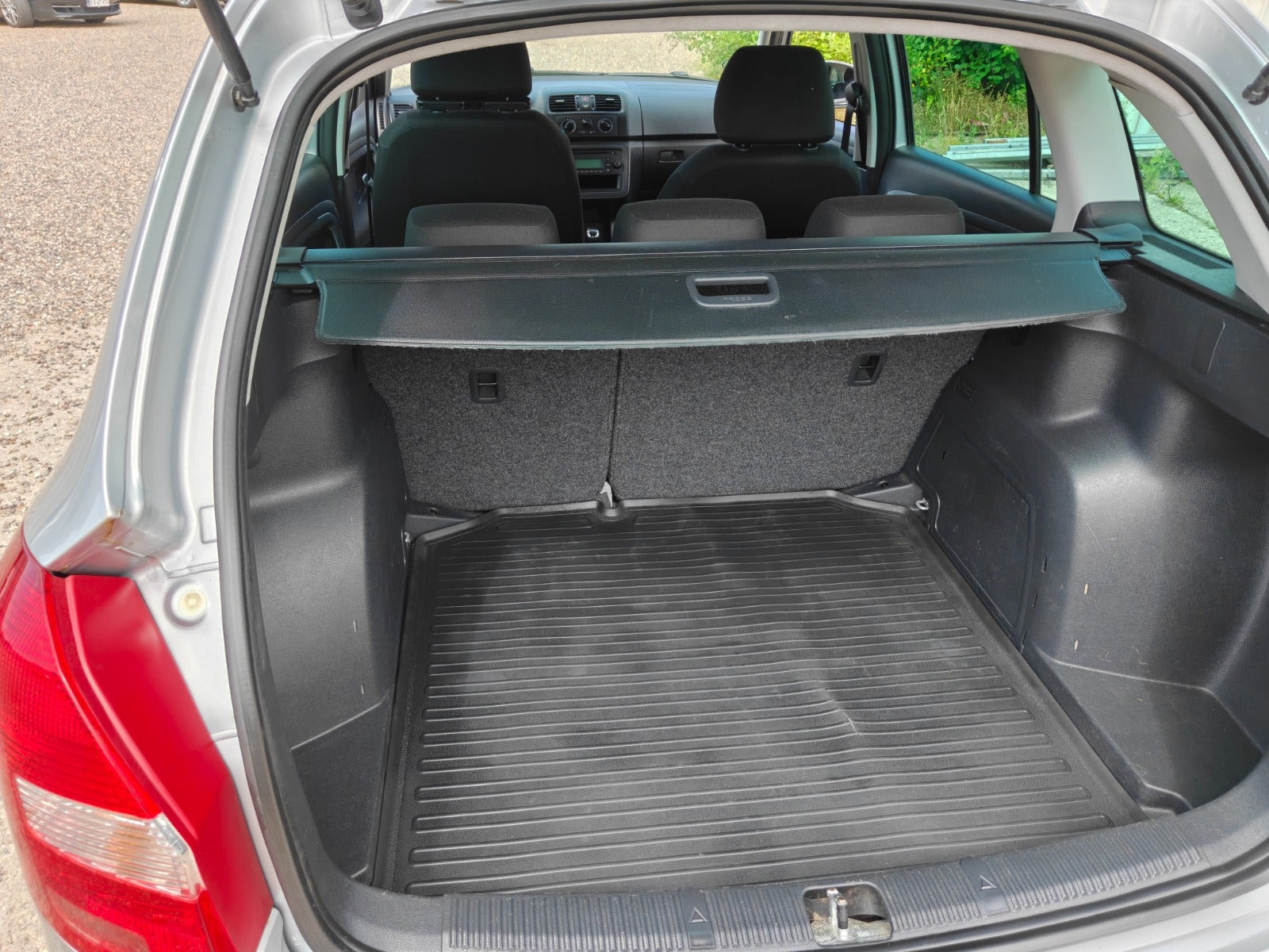 Gul Skoda Fabia fra 2011