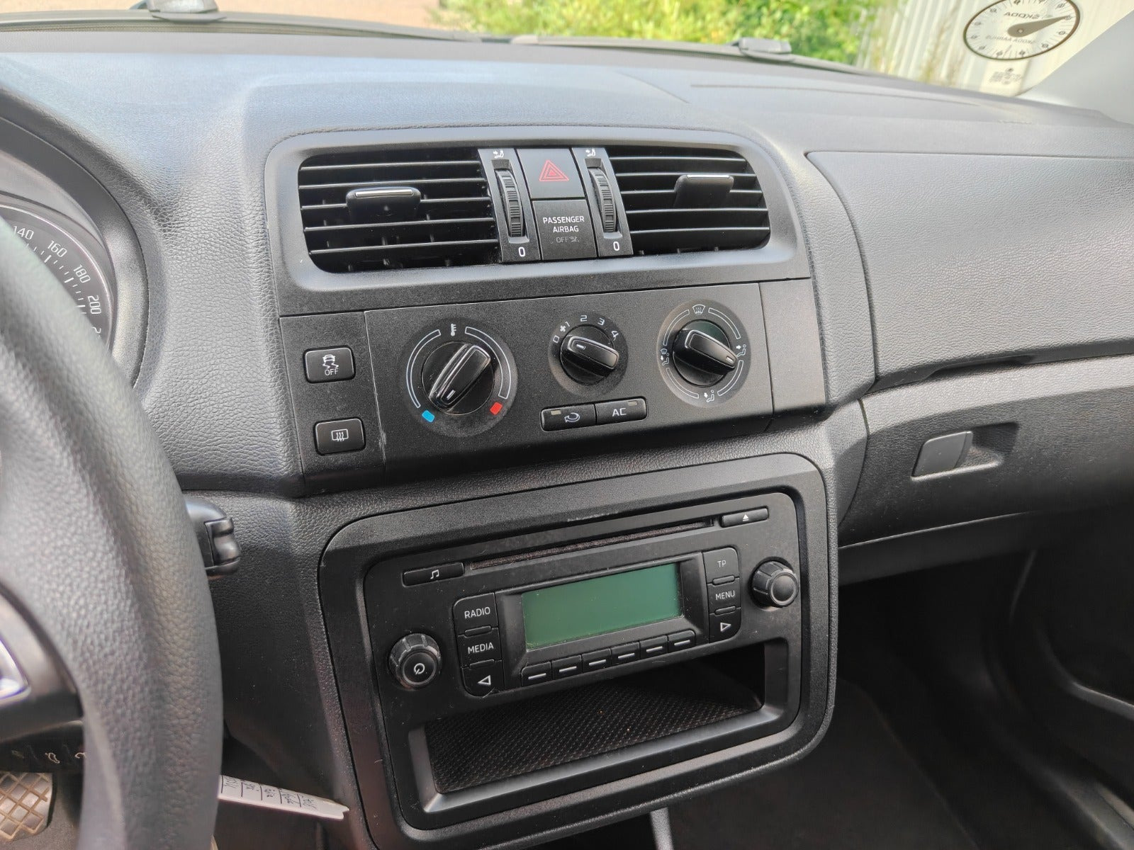 Gul Skoda Fabia fra 2011