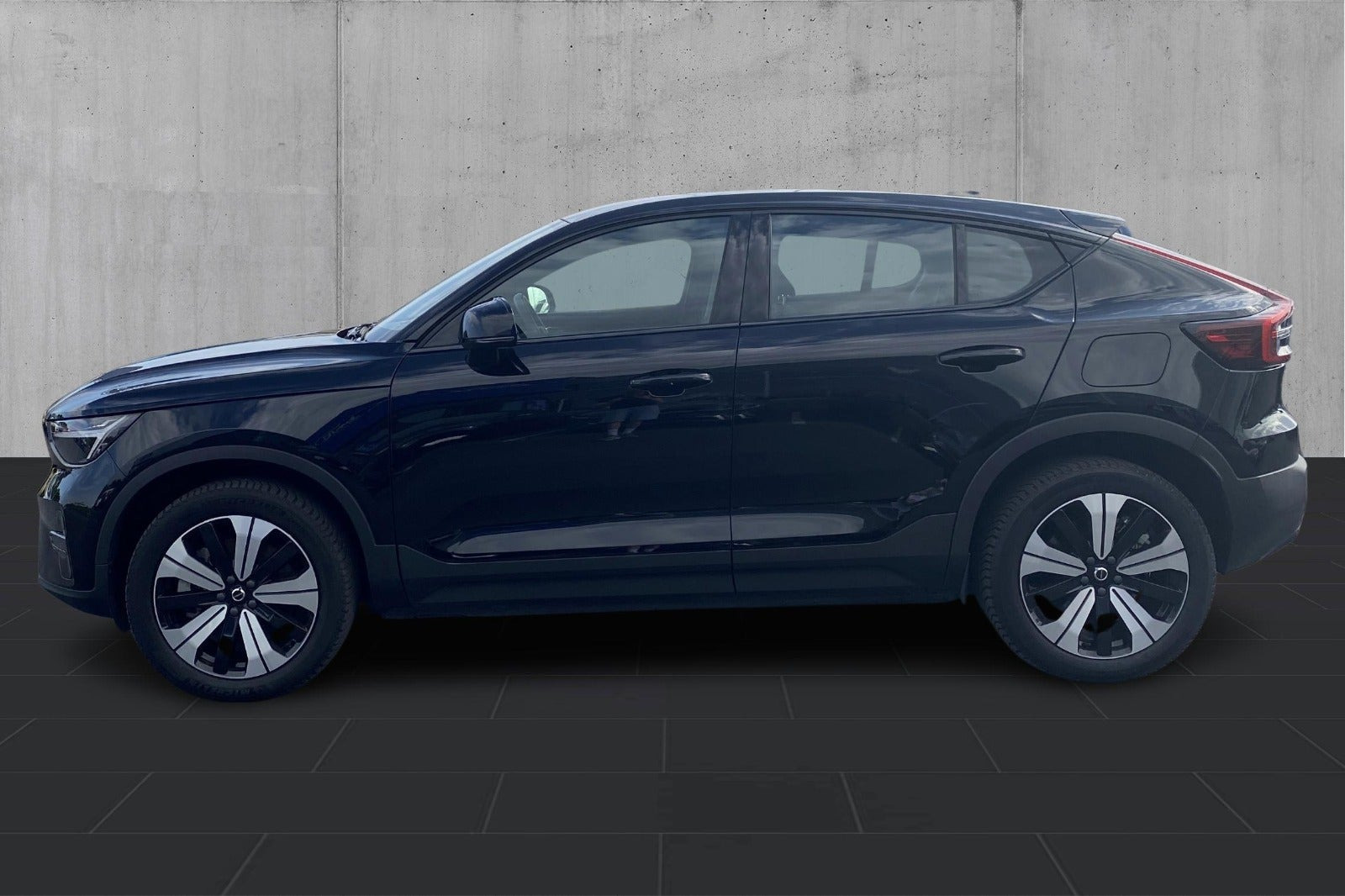 Sort Volvo C40 fra 2023