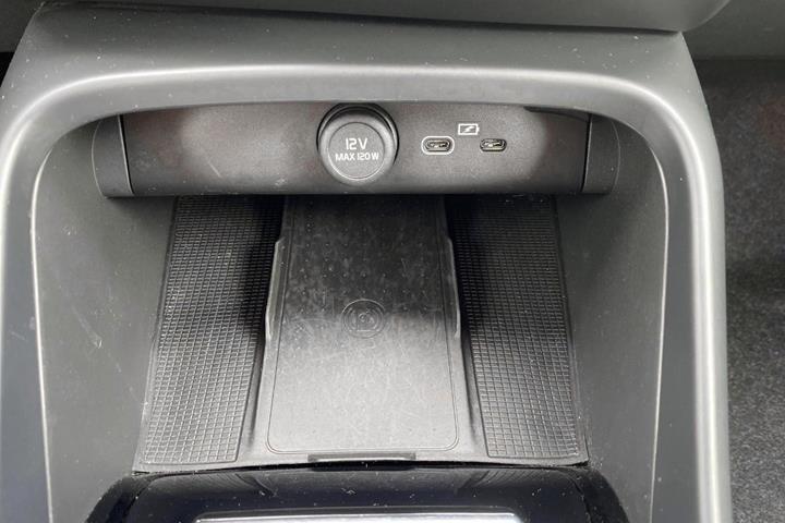 Sort Volvo C40 fra 2023