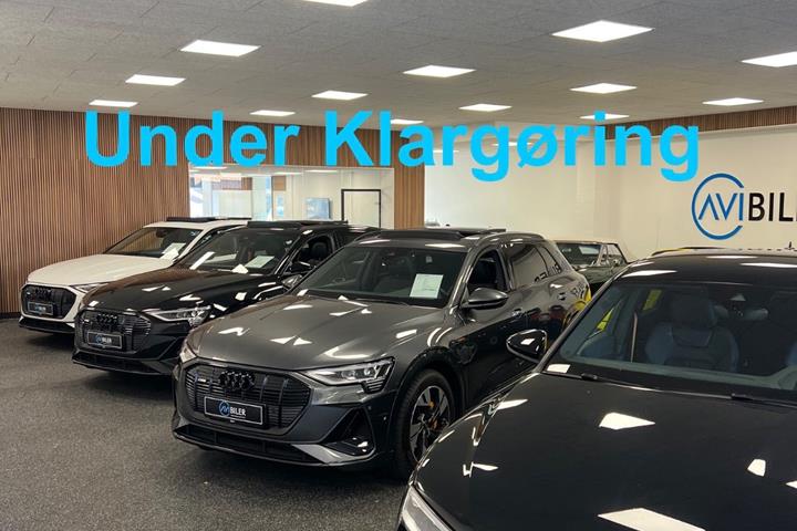 Grå VW Golf VII fra 2018