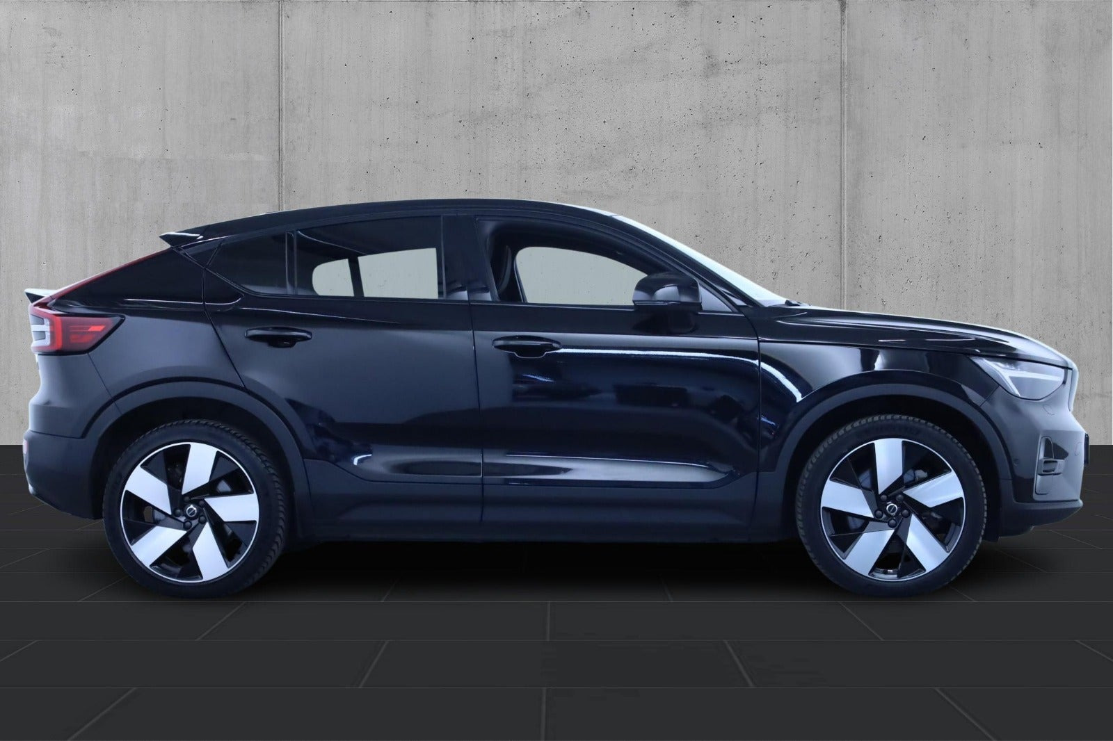 Sort Volvo C40 fra 2023