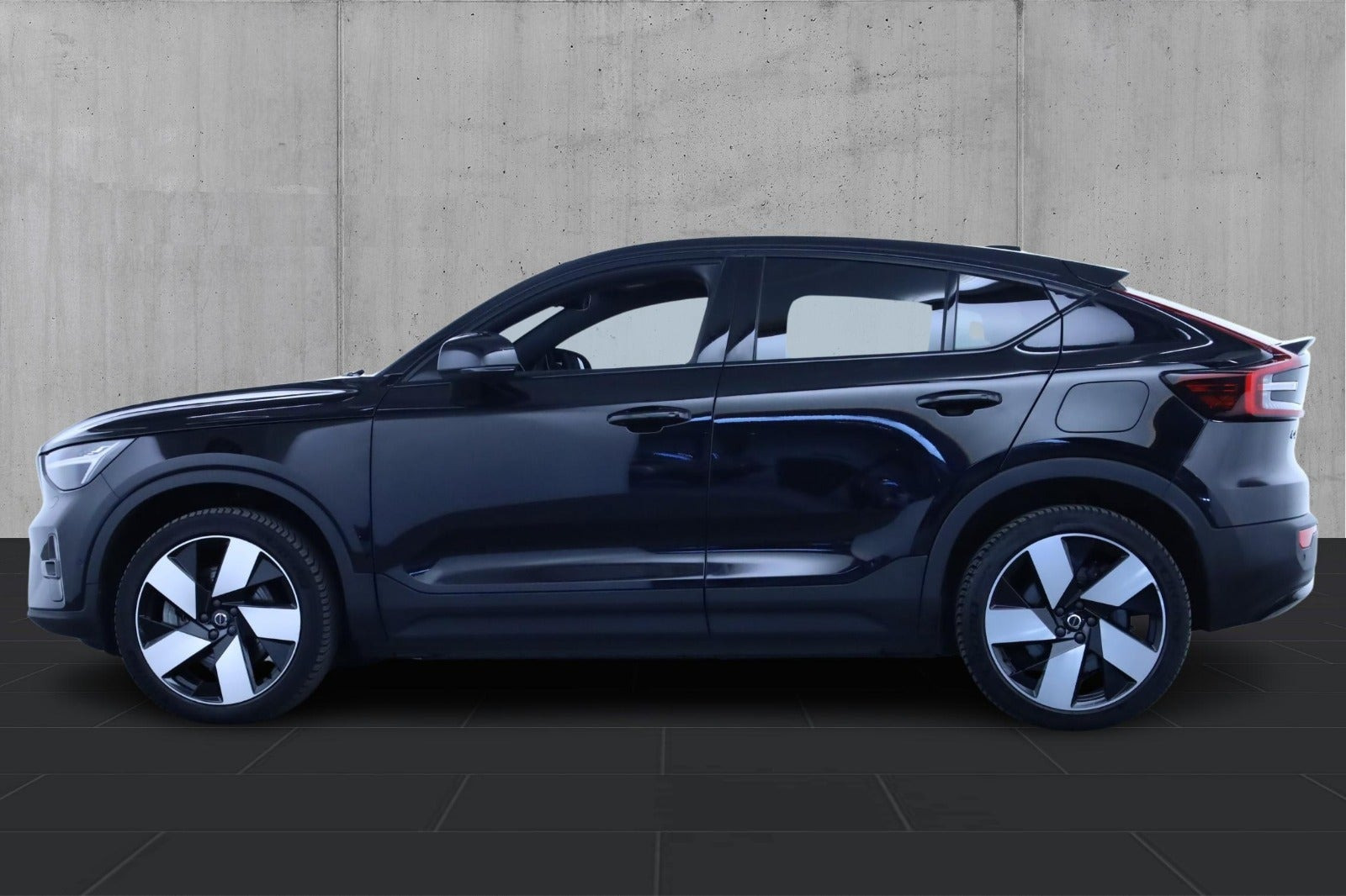 Sort Volvo C40 fra 2023