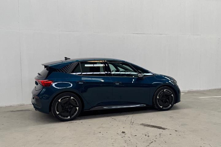 Blå Cupra Born fra 2023