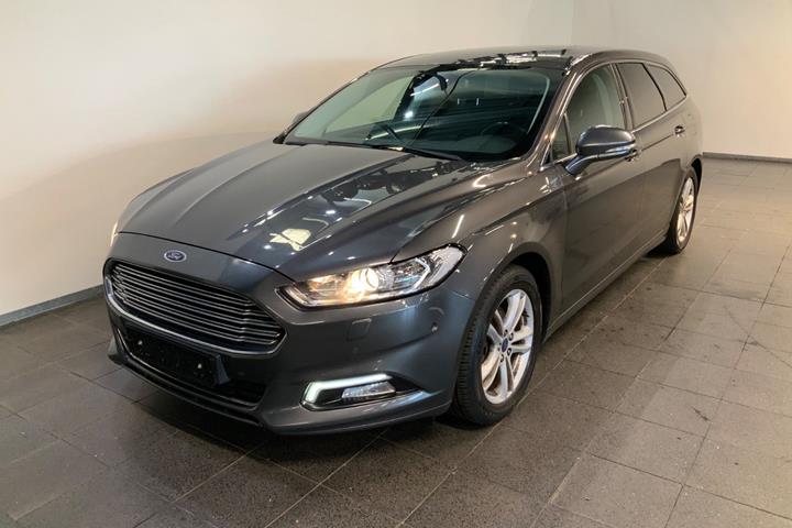 Grå Ford Mondeo fra 2018