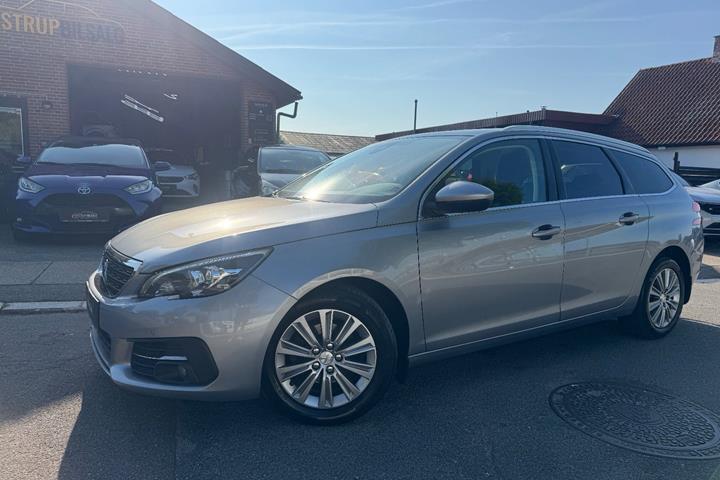 undefined Peugeot 308 fra 2019 set udefra