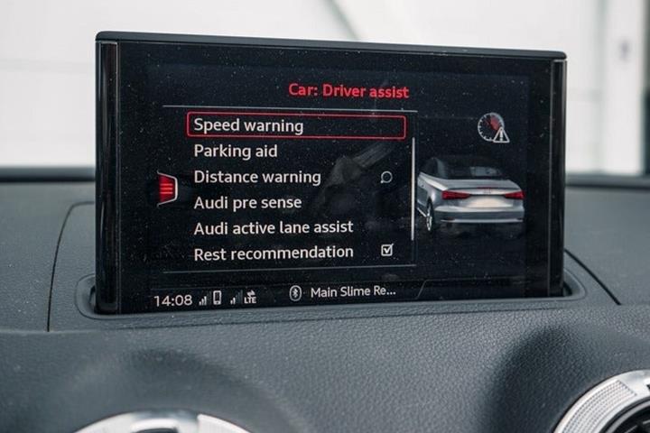 Grå Audi A3 fra 2017