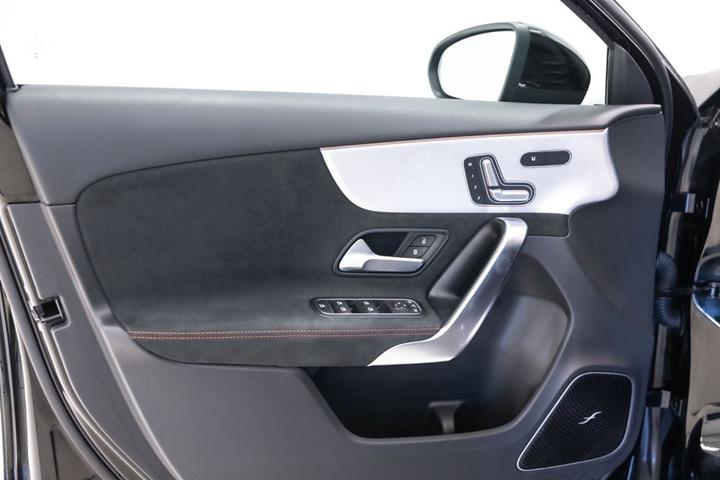 Sort Mercedes A35 fra 2020