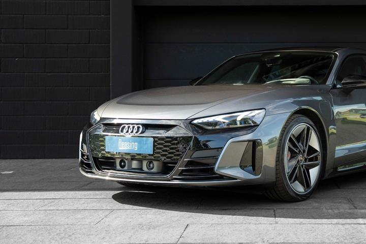 Grå Audi RS e-tron GT fra 2022