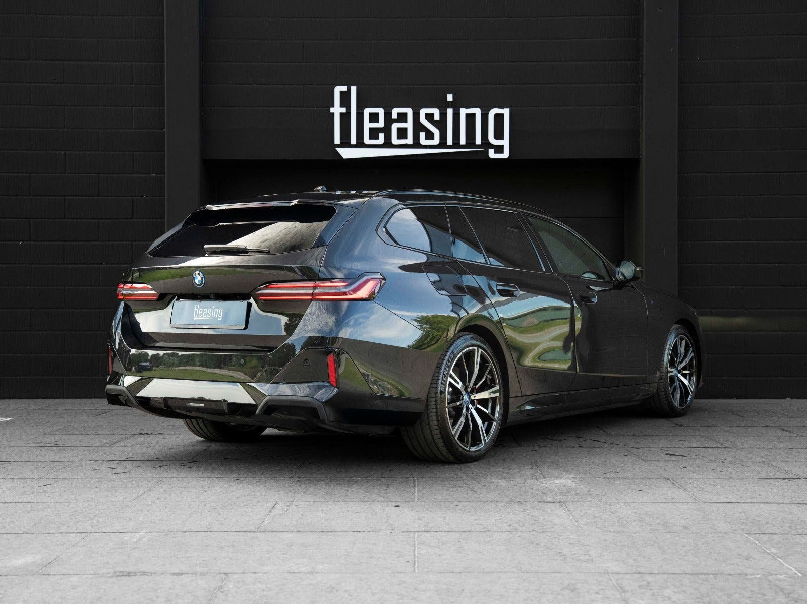 Sort BMW i5 fra 2025