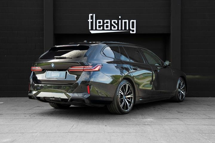 Sort BMW i5 fra 2025