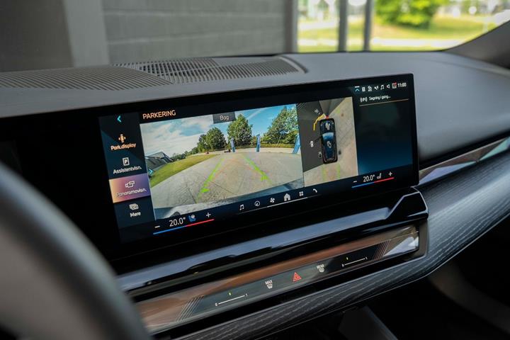 Sort BMW i5 fra 2025
