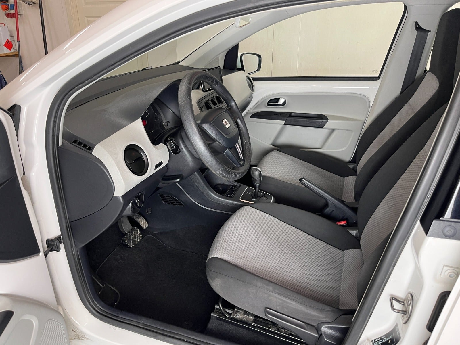 Hvid Seat Mii fra 2013