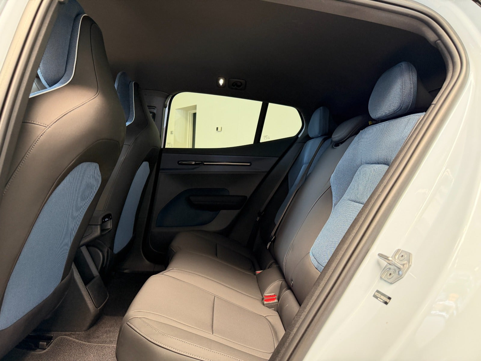 Blå Volvo EX30 fra 2024