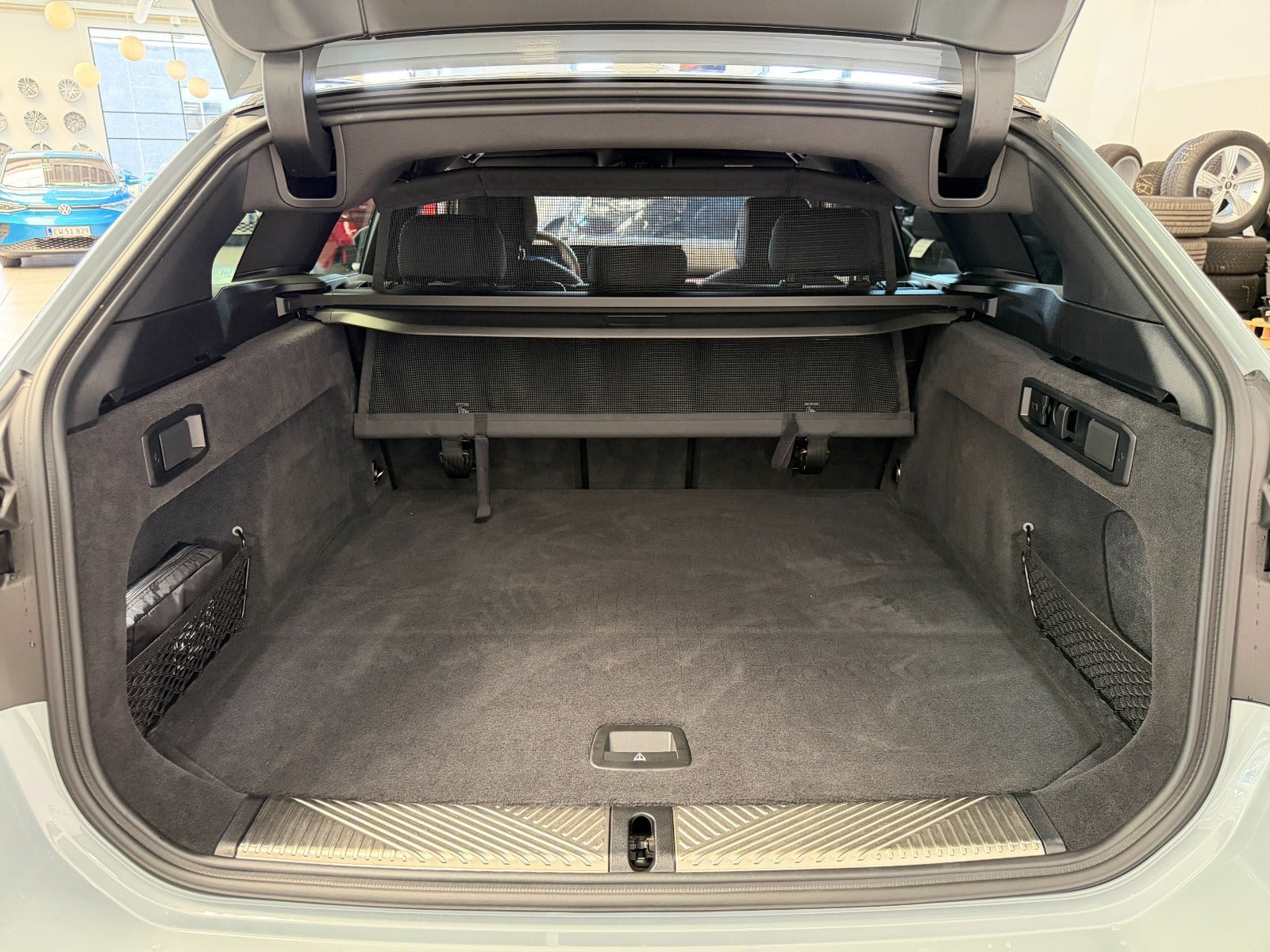 Grå BMW i5 fra 2024