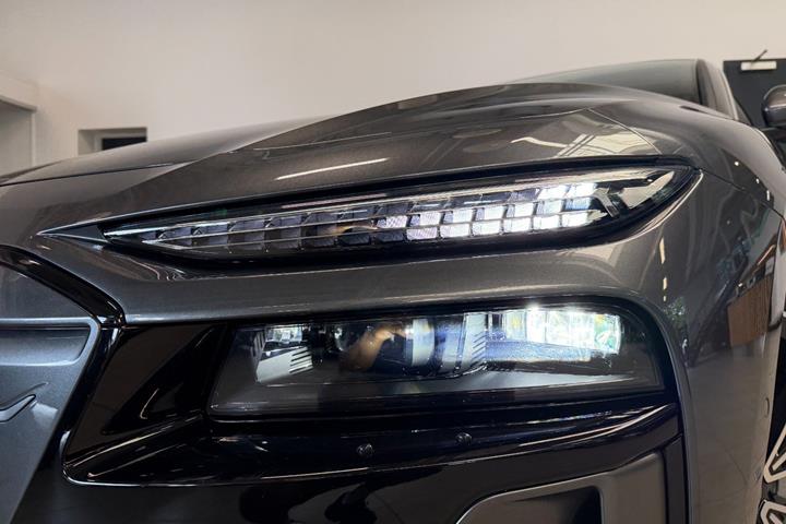 Grå Audi A6 e-tron fra 2026