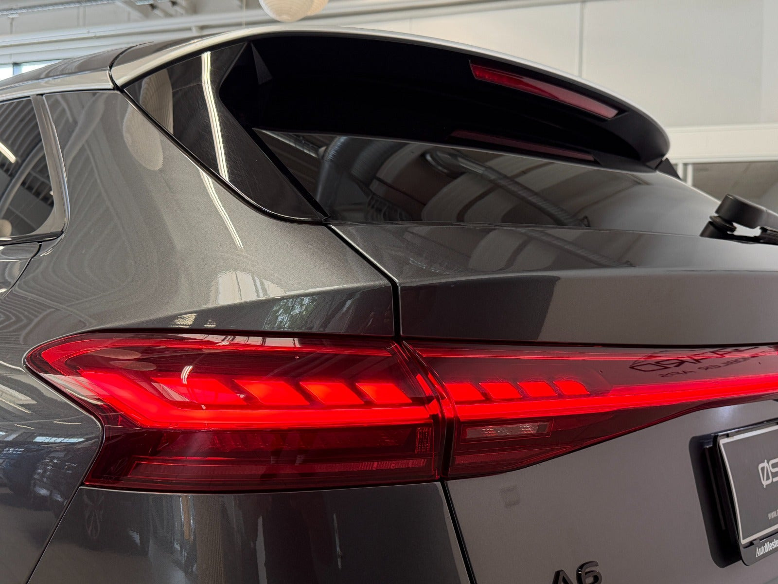 Grå Audi A6 e-tron fra 2026