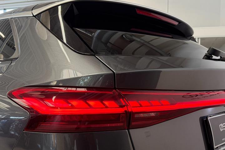 Grå Audi A6 e-tron fra 2026