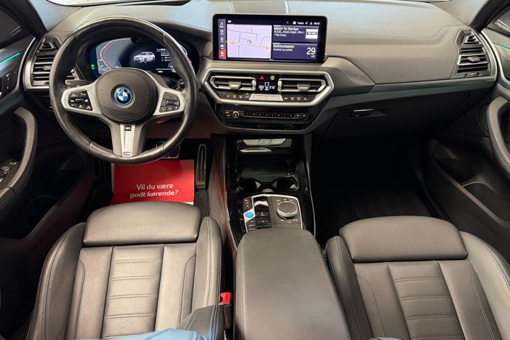 Hvid BMW iX3 fra 2024