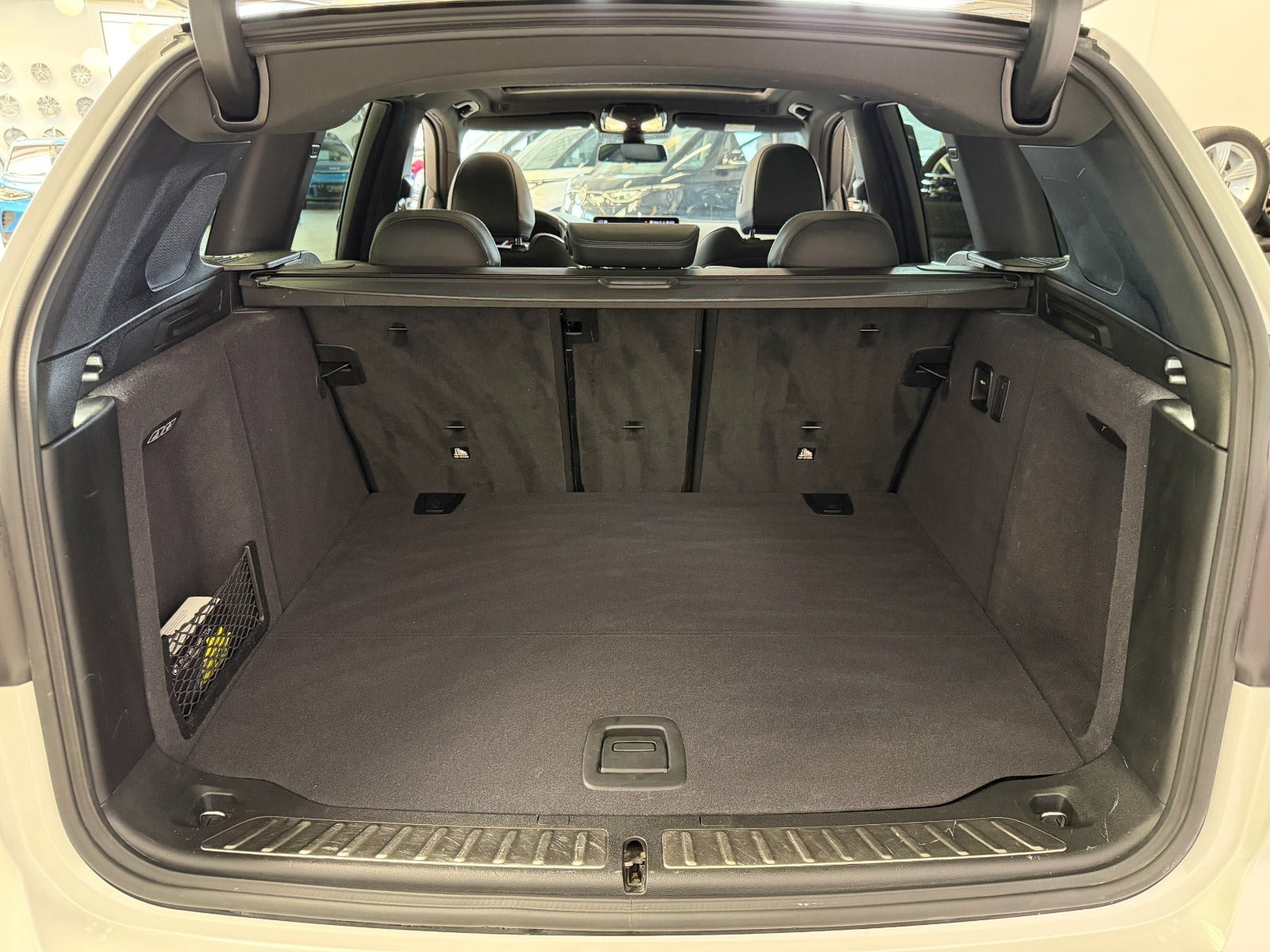 Hvid BMW iX3 fra 2024
