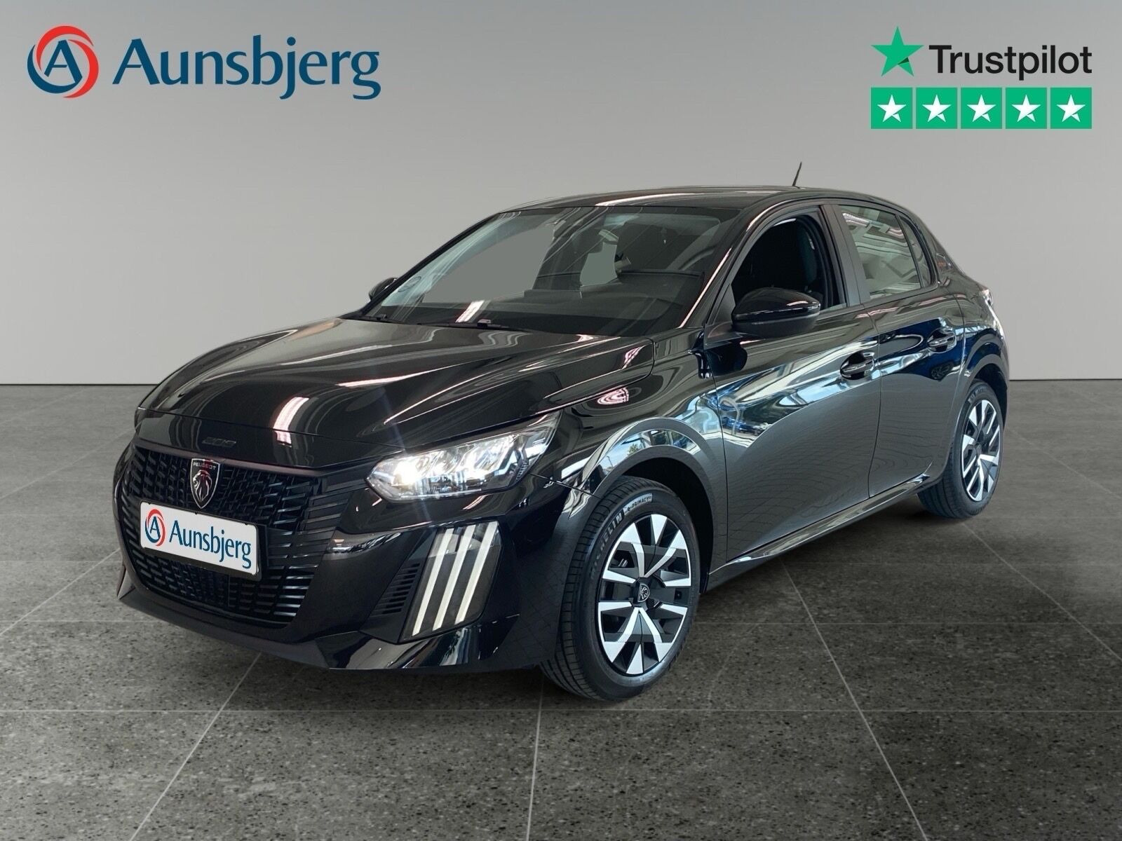 Sort Peugeot e-208 fra 2025