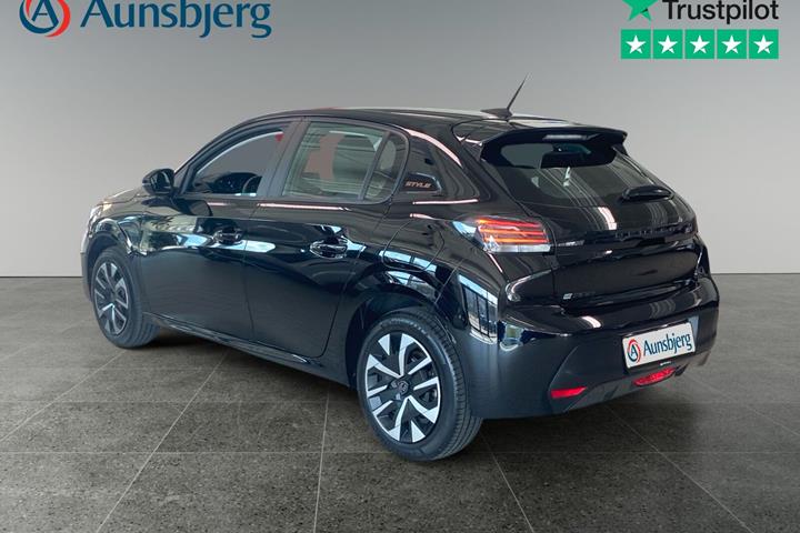 Sort Peugeot e-208 fra 2025