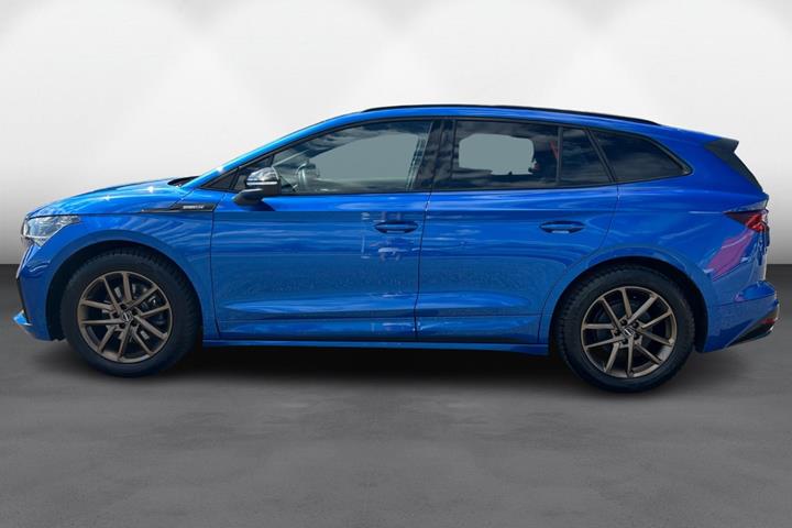 Blå Skoda Enyaq fra 2023