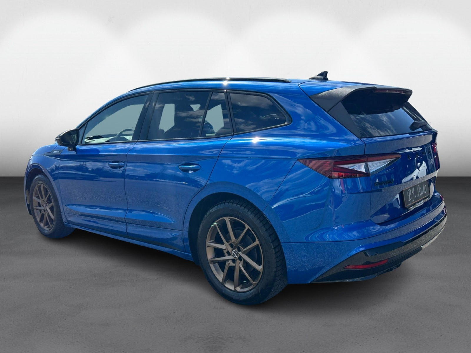 Blå Skoda Enyaq fra 2023