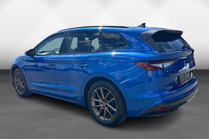 Blå Skoda Enyaq fra 2023