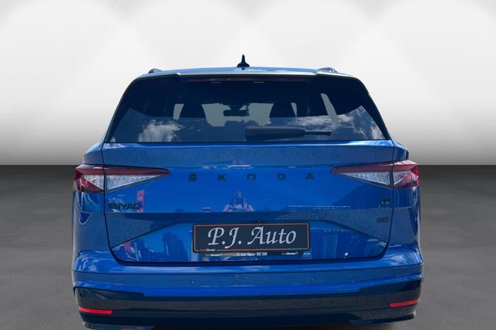 Blå Skoda Enyaq fra 2023