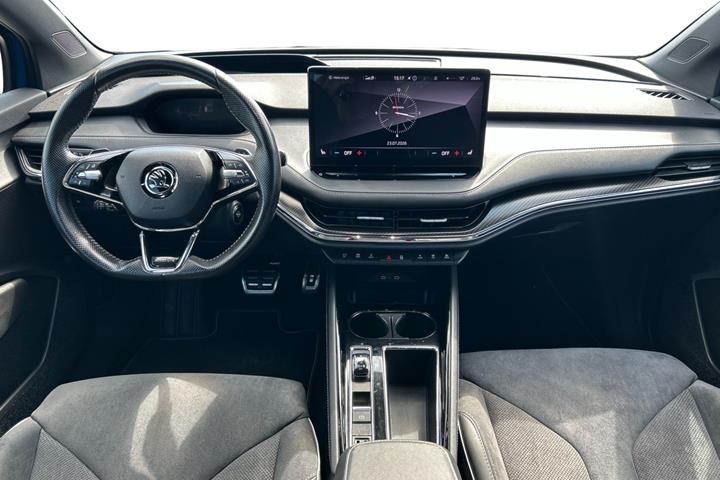 Blå Skoda Enyaq fra 2023