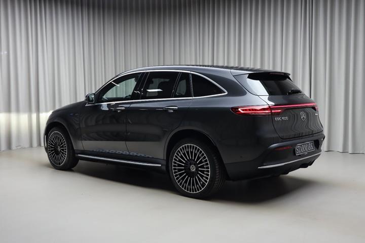 Grå Mercedes EQC400 fra 2023