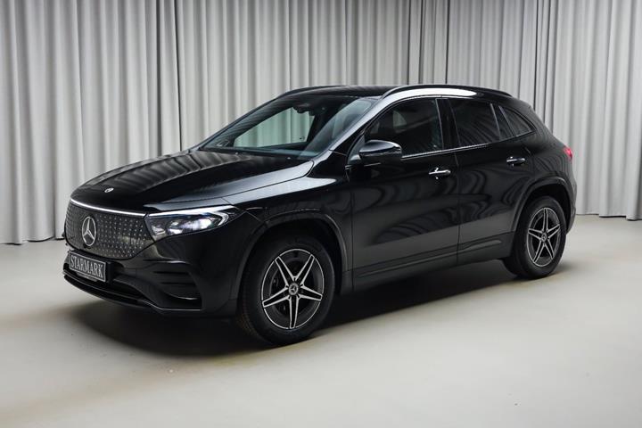 Sort Mercedes EQA250+ fra 2026 set udefra