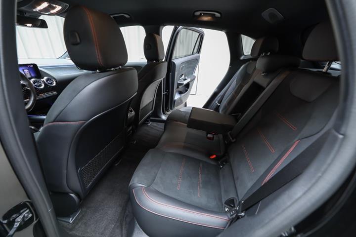 Sort Mercedes EQA250+ fra 2026