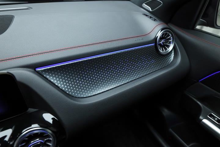 Sort Mercedes EQA250+ fra 2026