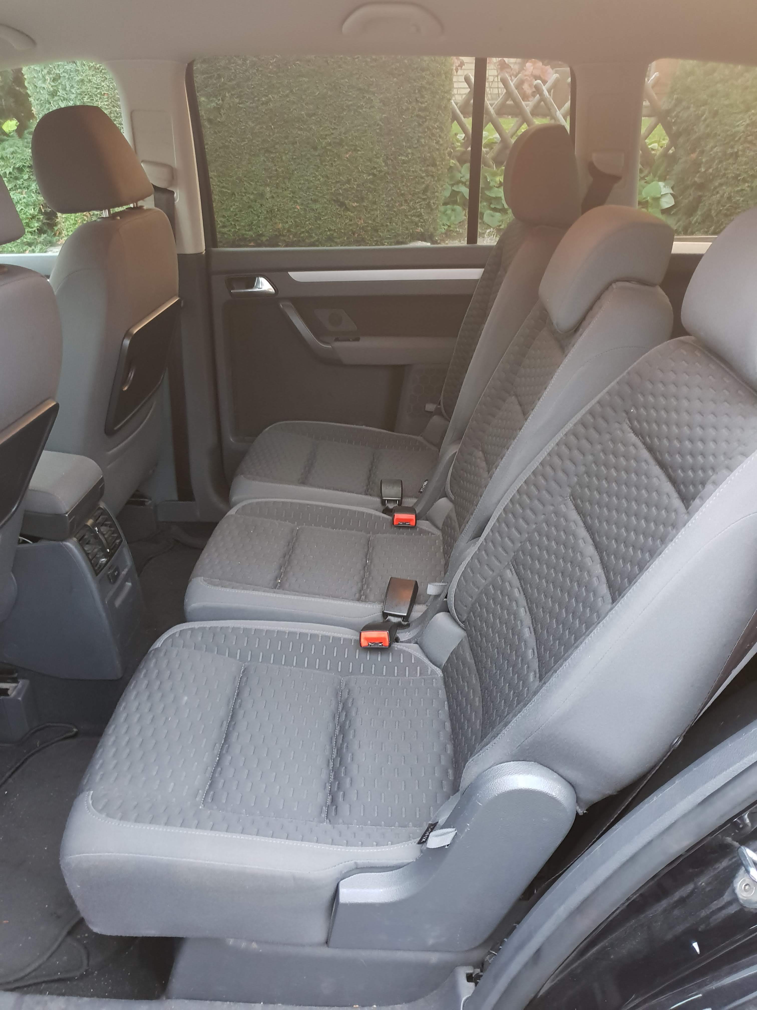 Sort VW Touran fra 2008